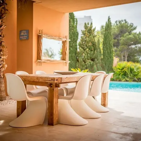 La Villa *